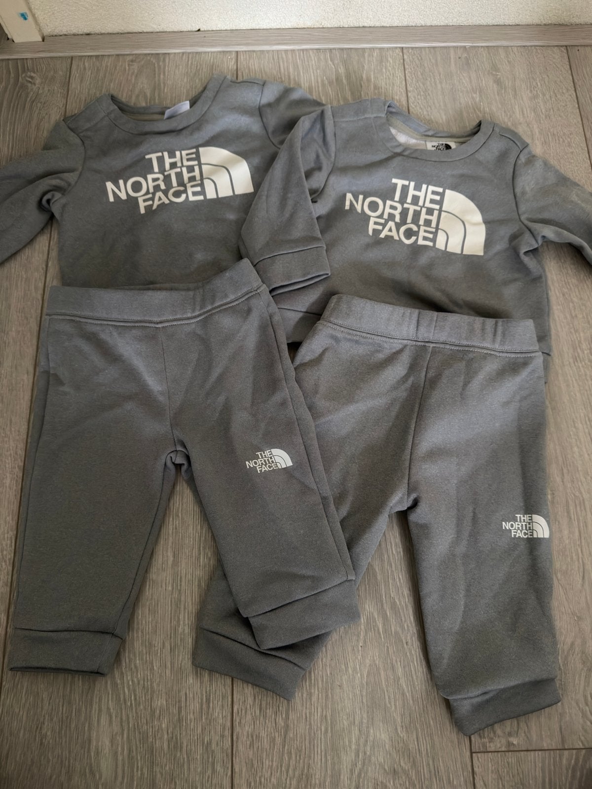 The North Face babykleding set (2x), Ophalen, Zo goed als nieuw, Overige maten