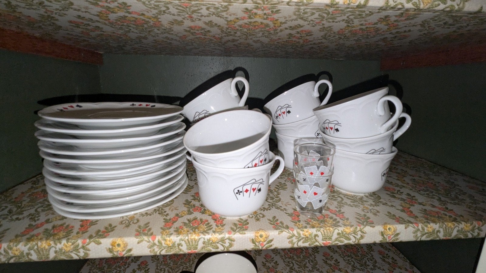 Vintage Servies met Kaartmotief - Kopjes, Schotels, Kommen, Ophalen of Verzenden