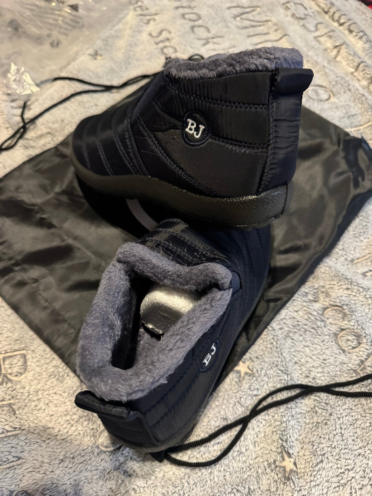Nieuwe warme pantoffels/sloffen maat 43, Ophalen of Verzenden, Nieuw, Zwart, Pantoffels of Sloffen