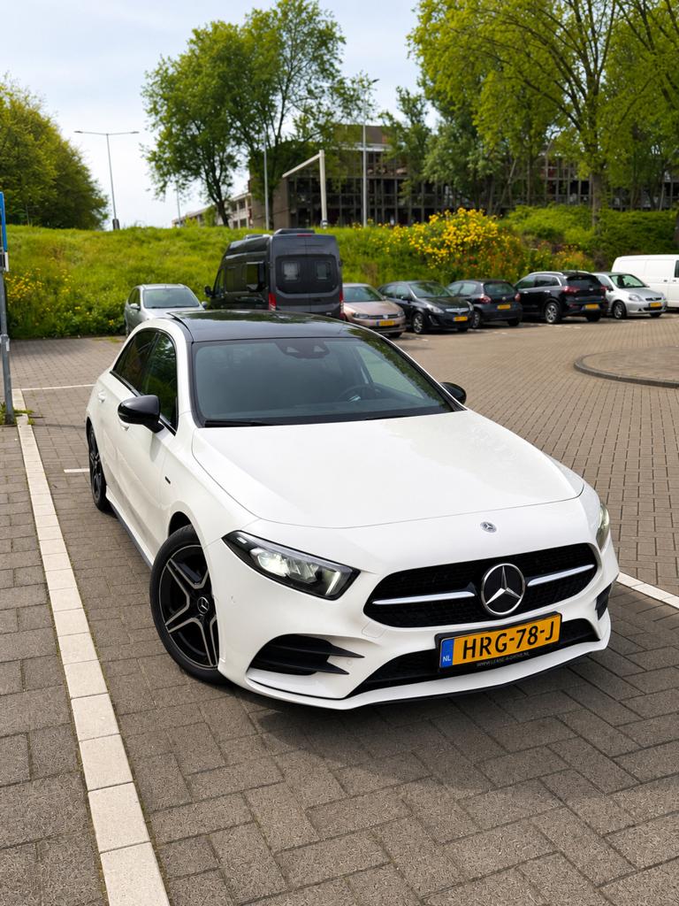 Mercedes-Benz A-Klasse A 200 163pk 7G-DCT 2020 Wit, 4 cilinders, Particulier, 1600 kg, 685 kg