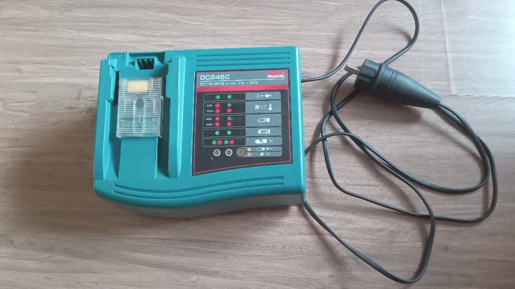 Makita laadstation te koop., Ophalen of Verzenden, Gebruikt, Overige typen, Makita