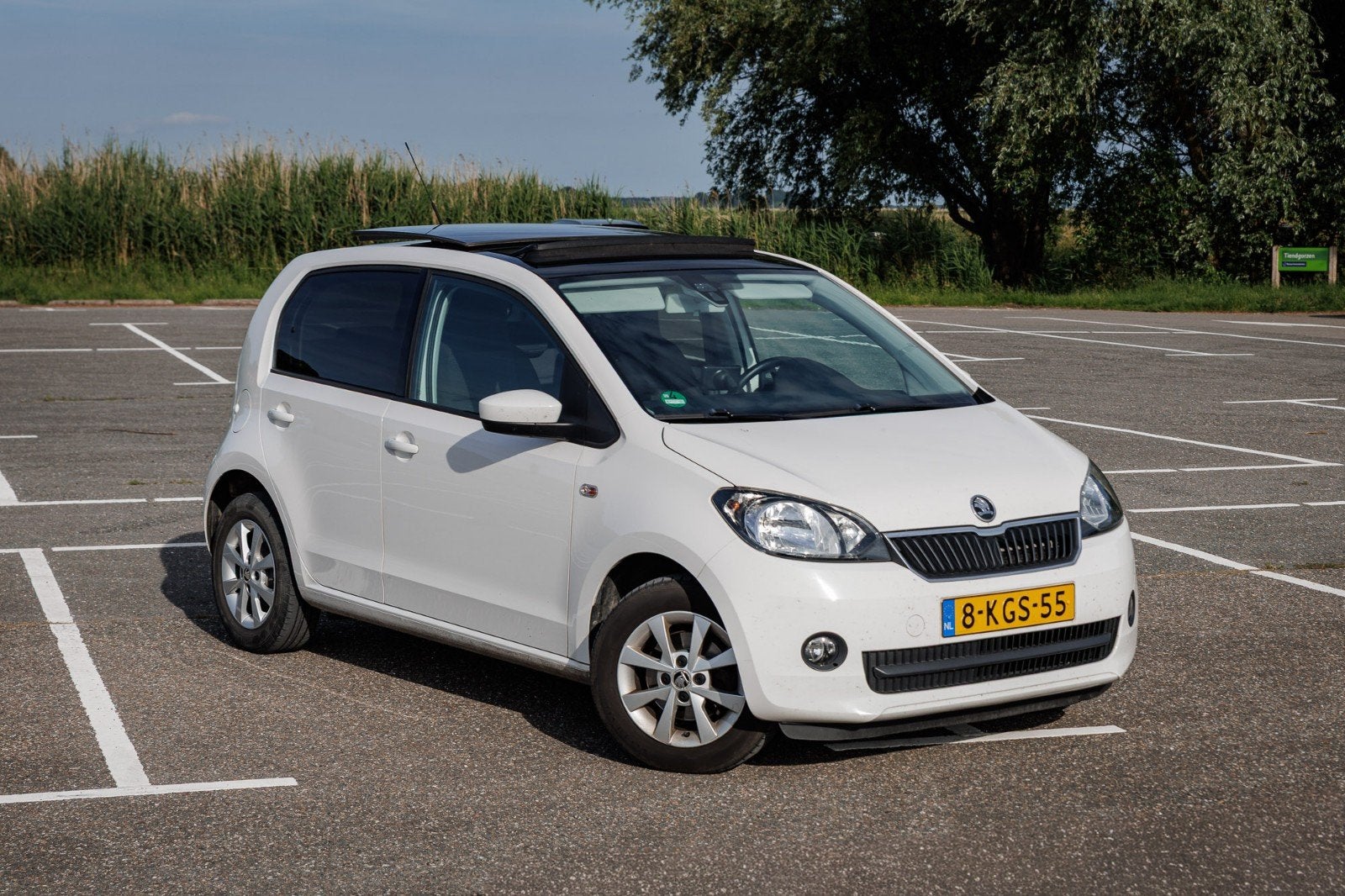 Skoda Citigo 1.0 T 55KW AUT 2013 Wit, Auto's, Stof, 74 pk, Zwart, 4 stoelen