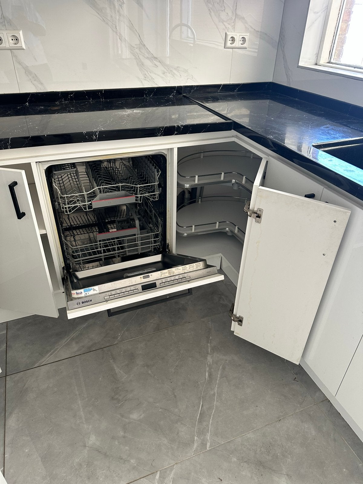 Moderne keuken met inbouwapparatuur - Zo goed als nieuw, 4 liter of meer, Ophalen, Zo goed als nieuw
