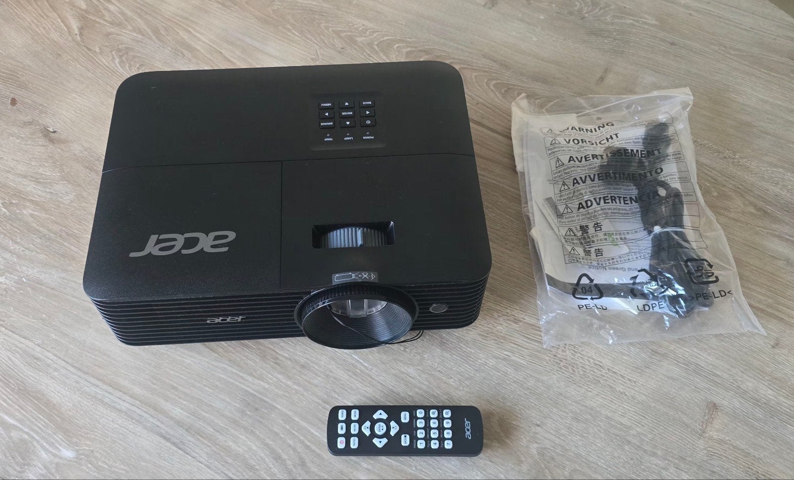 Acer DWX1842 Beamer - Zo goed als nieuw, Ophalen of Verzenden, Zo goed als nieuw, DLP, Full HD (1080)
