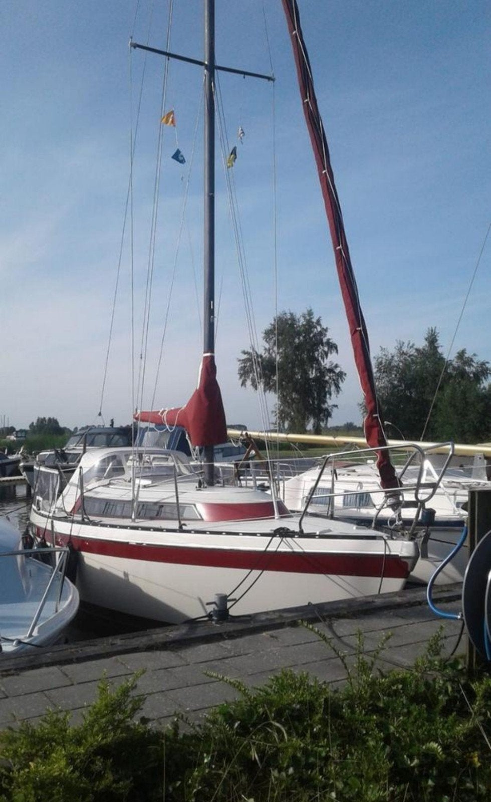 Friendship 28 met zwemplateau. Diepgang 1,20m, Watersport en Boten, Kajuitzeilboten en Zeiljachten, 16 pk, 9 m, Binnenboordmotor