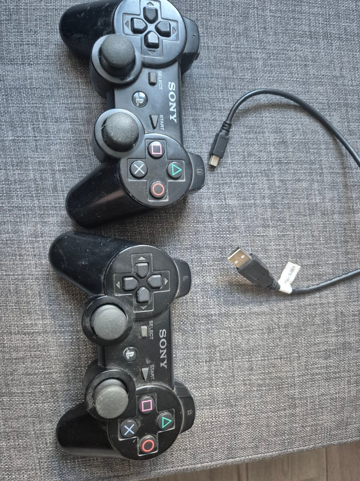 2x Sony PlayStation 3 Controllers met USB-kabel, Gebruikt, PlayStation 3, Ophalen of Verzenden, Controller