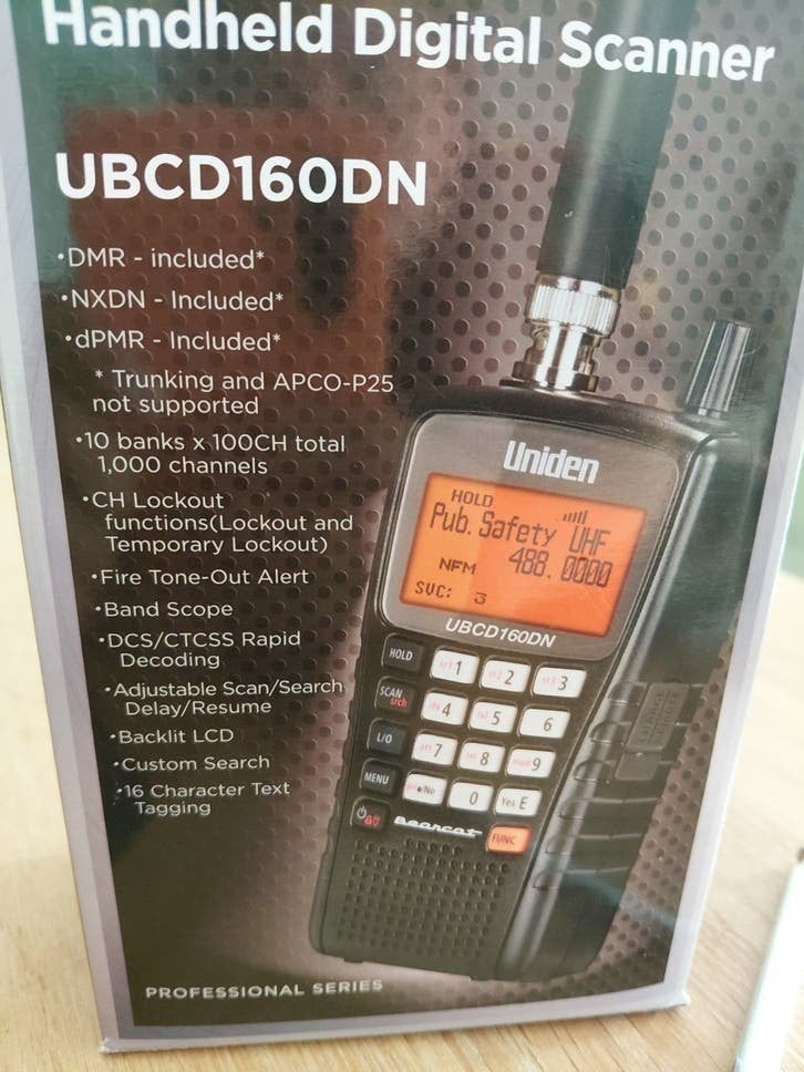 Uniden UBCD160DN digitale handscanner met accessoires, Minder dan 2 km, Ophalen of Verzenden, Zo goed als nieuw, Portofoon of Walkie-talkie