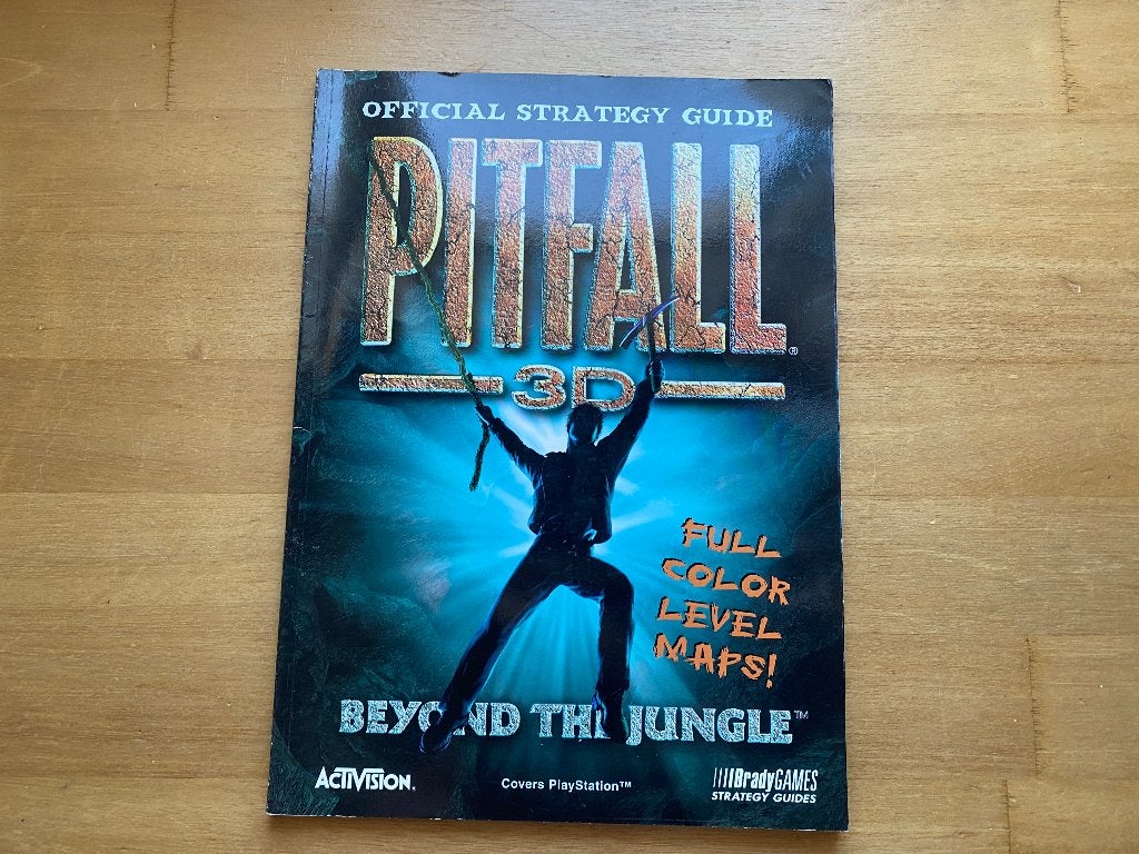 Pitfall 3d ps1 strategy guide, Spelcomputers en Games, 1 speler, Racen en Vliegen, Ophalen of Verzenden, Zo goed als nieuw