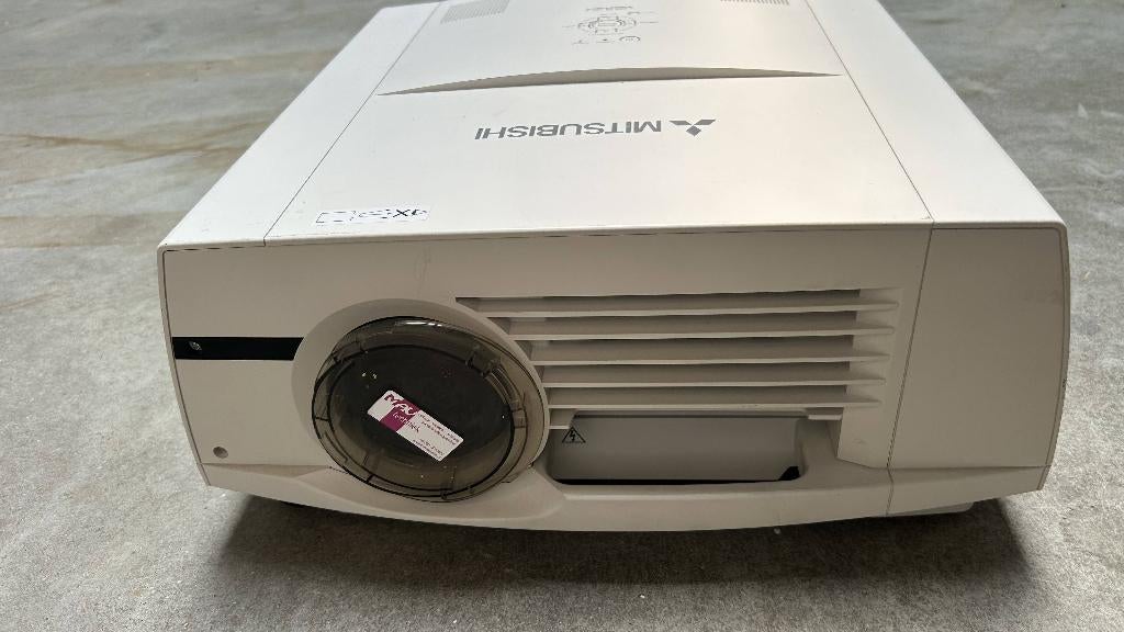 Mitsubishi FL6900U - 4000 lumens 1920x1080, Audio, Tv en Foto, Beamers, Ophalen, Gebruikt, LCD, Mitsubishi