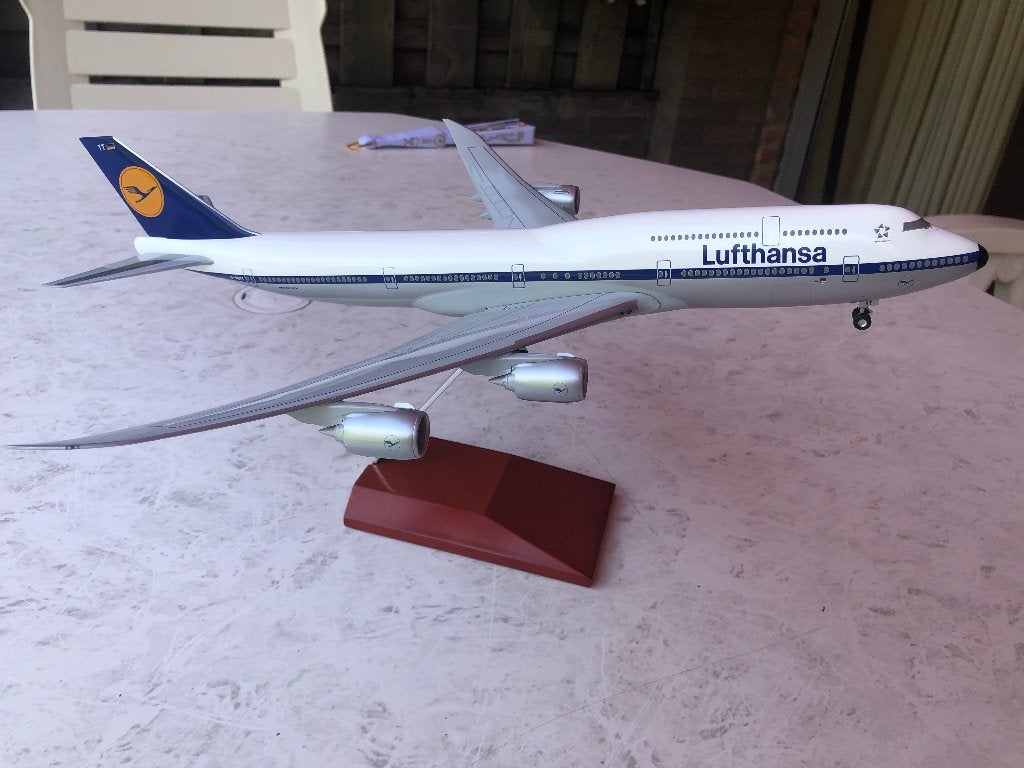 Lufthansa   Boeing 747-8, Overige merken, 1:144 tot 1:200, Ophalen of Verzenden, Zo goed als nieuw