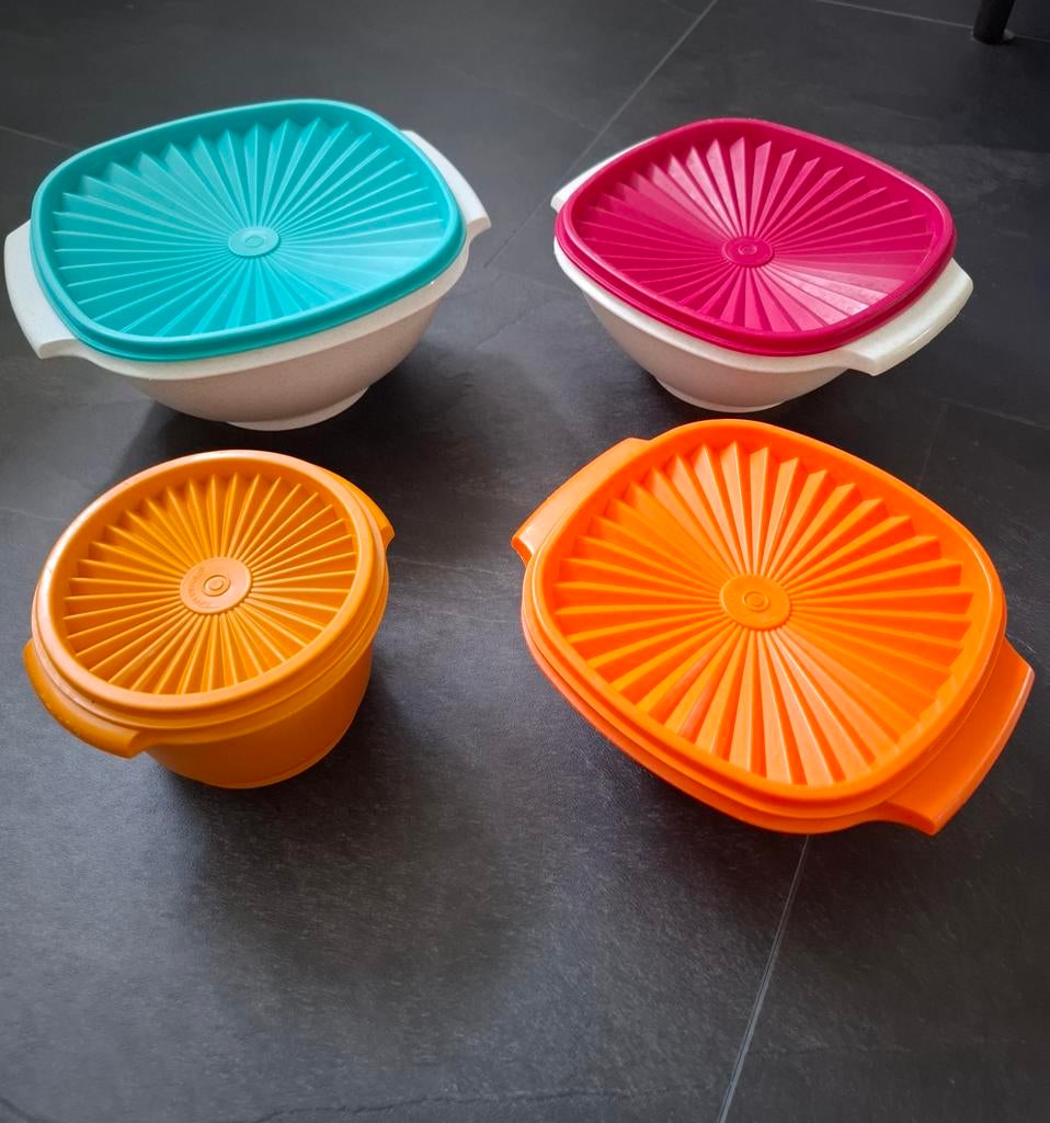 Keurige set vintage Tupperware kommen, Ophalen of Verzenden, Zo goed als nieuw, Bak of Kom