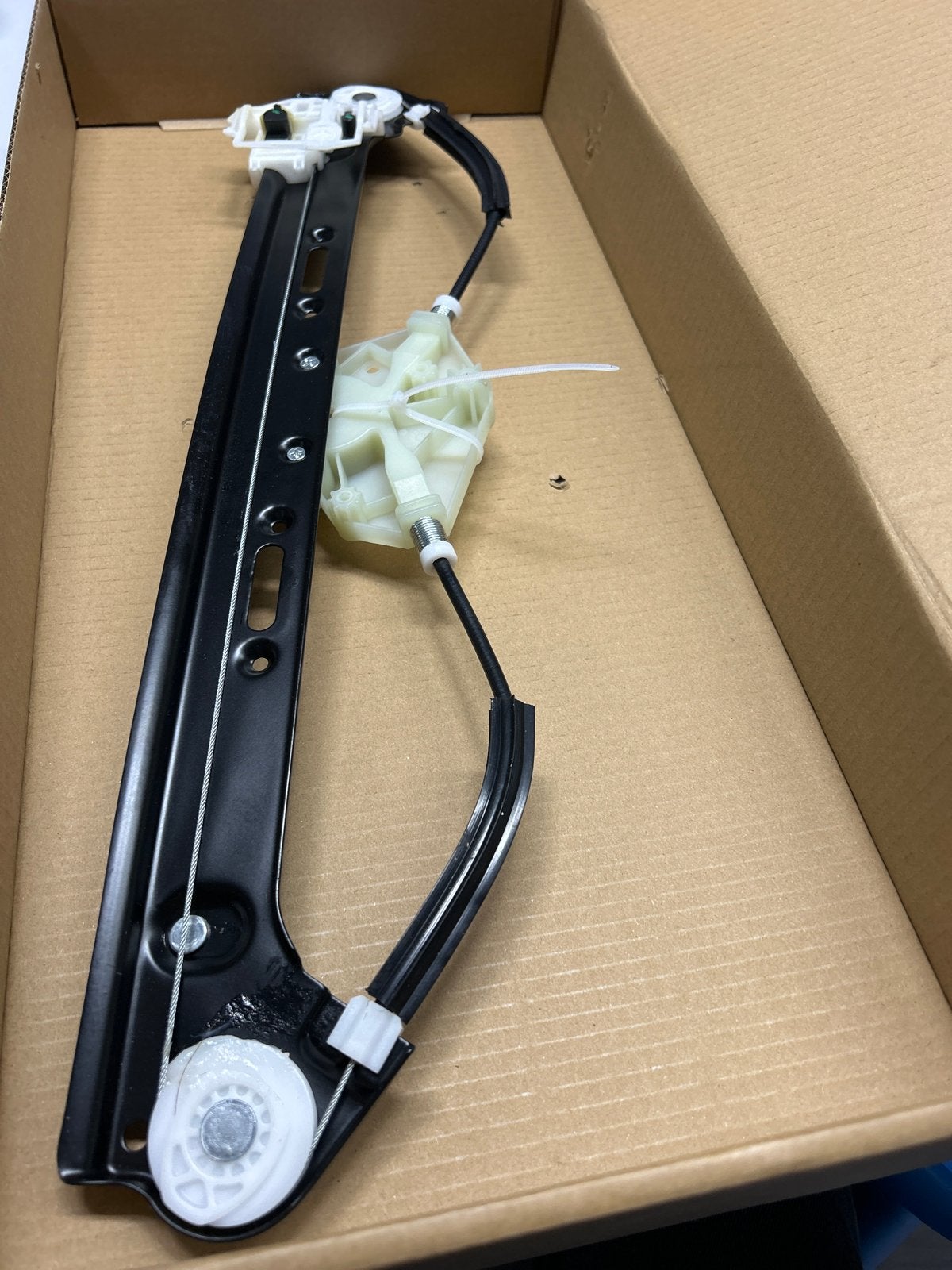 Raammechanisme links achter elektrisch, is voor BMW X3 E83, Auto-onderdelen, Ophalen of Verzenden, Nieuw, BMW