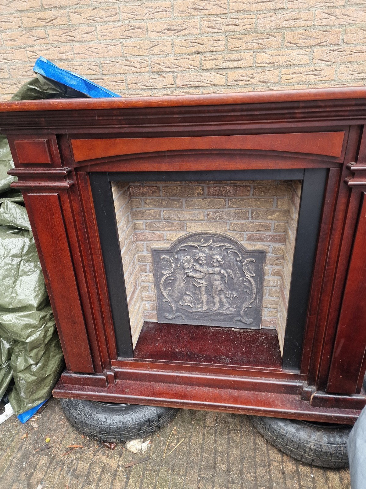 Klassieke houten schouw met decoratieve plaat, Ophalen, Gebruikt, Vrijstaande haard, Overige soorten