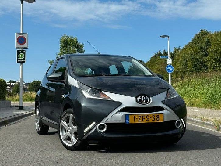 Toyota Aygo 1.0 12V Vvt-i 2015 NAP/AIRCO/CAMERA, Voorwielaandrijving, Euro 6, 4 stoelen, Origineel Nederlands