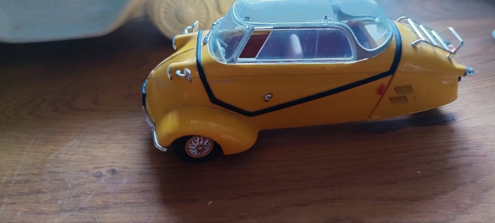 Gele Messerschmitt KR200 modelauto - Zo goed als nieuw, Overige merken, Auto, 1:32 tot 1:50, Ophalen of Verzenden