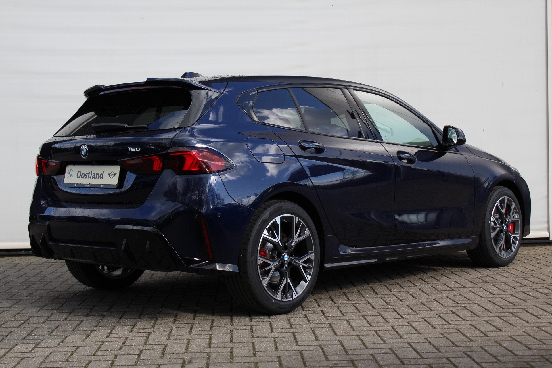 BMW 1 Serie 120 M Sport Automaat / Panoramadak / Sportstoele, Auto's, Zwart, 156 pk, Blauw, Stoelverwarming