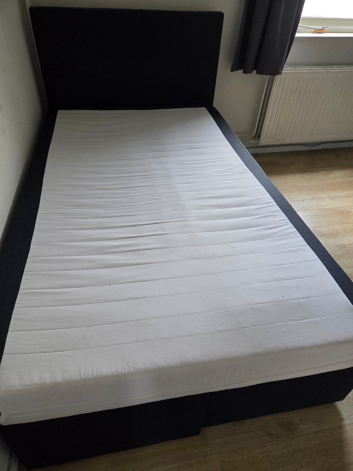 120 bij 200 boxspring bed met hoofdbord, Ophalen, Gebruikt, Zwart, Twijfelaar