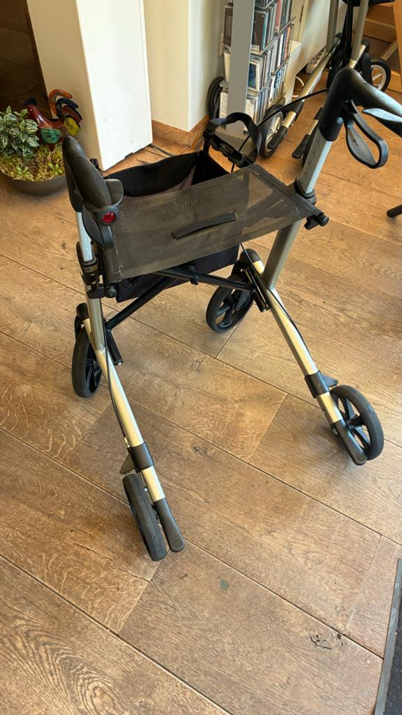 Rehasense Server lichtgewicht rollator, Ophalen, Lichtgewicht, Zo goed als nieuw