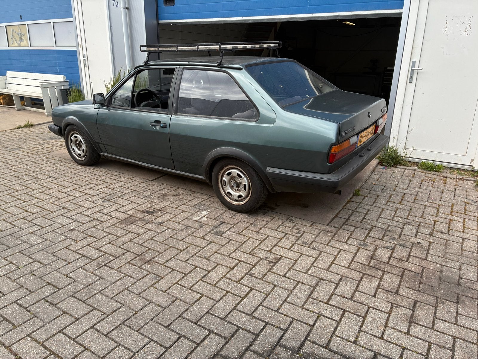 Volkswagen Polo derby/sedan 1987 Groen, Voorwielaandrijving, 4 cilinders, 371 kg, Origineel Nederlands