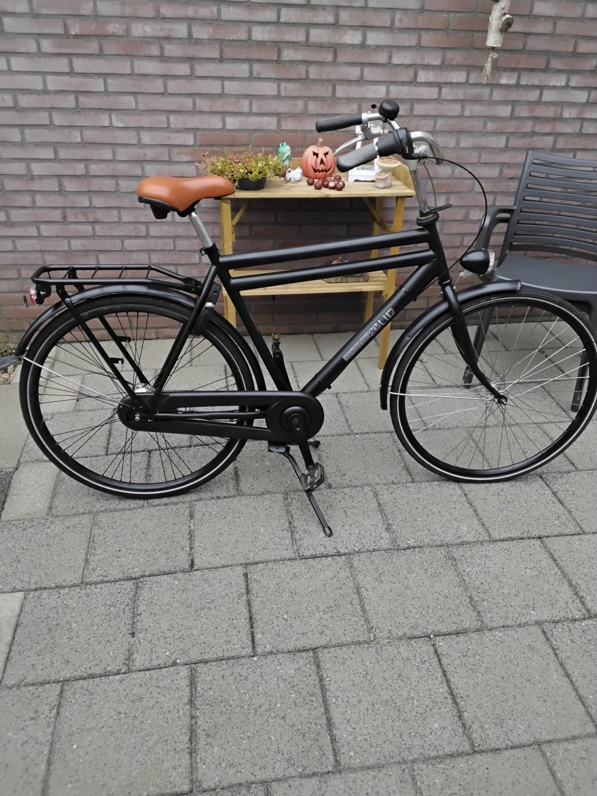 Zwarte Sparta Pickup met bruin zadel met 7 versnelingen Fram, Terugtraprem, Versnellingen, Zo goed als nieuw, 53 tot 57 cm