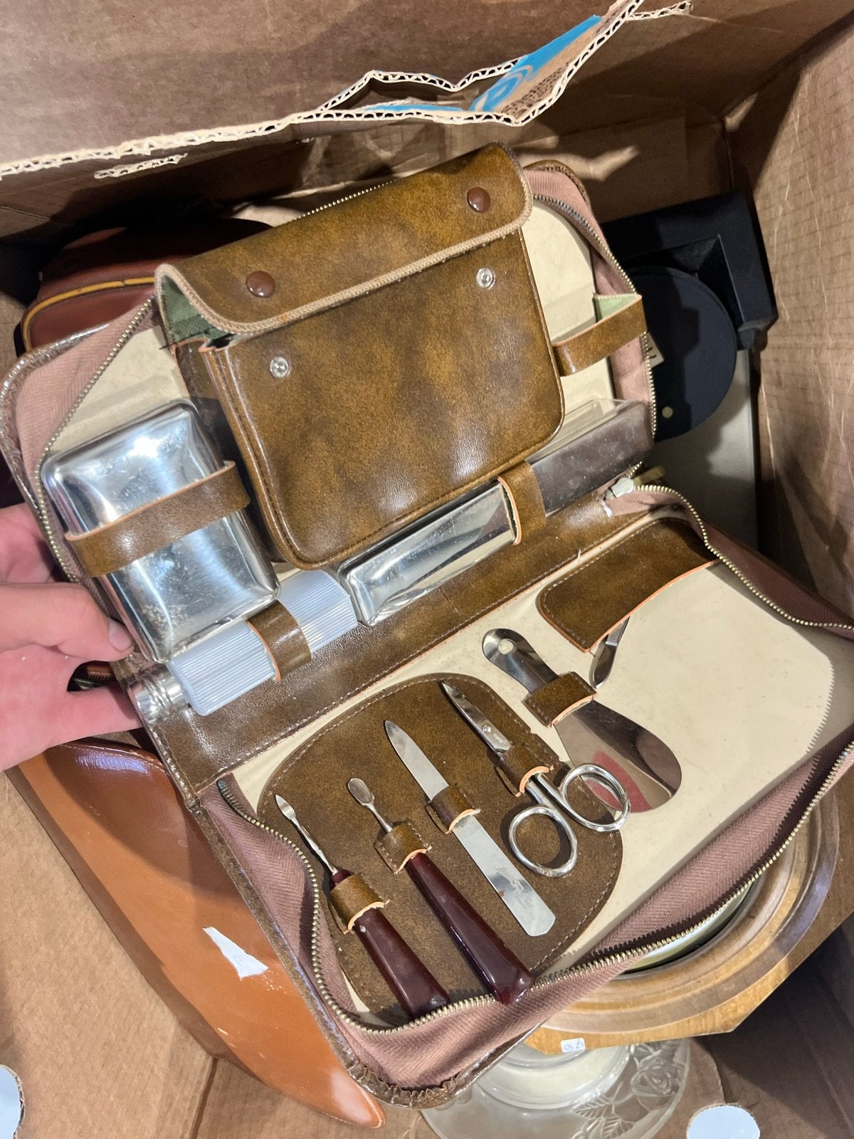 Vintage Reis Toiletset in Leren Etui - Compleet, Ophalen of Verzenden