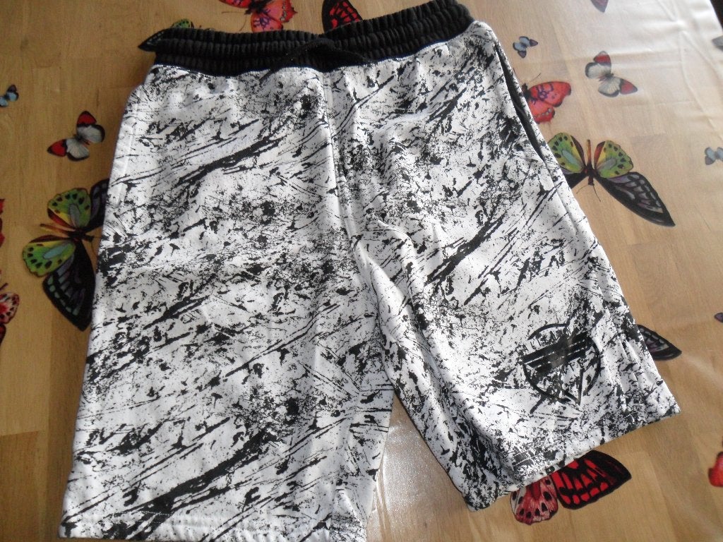 KORTE BROEK ZWART WIT MAAT 158/164, Kinderen en Baby's, Kinderkleding | Maat 158, H&M, Zo goed als nieuw, Jongen, Ophalen