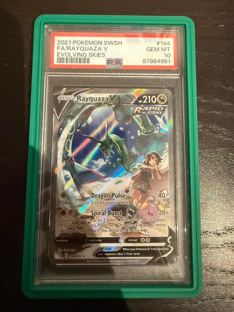 Rayquaza v 194 psa 10, Hobby en Vrije tijd, Verzamelkaartspellen | Pokémon, Ophalen of Verzenden, Nieuw