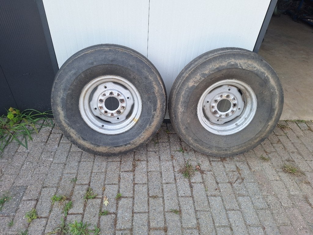 10.00r16 op velg deutz/international, Zakelijke goederen, Ophalen