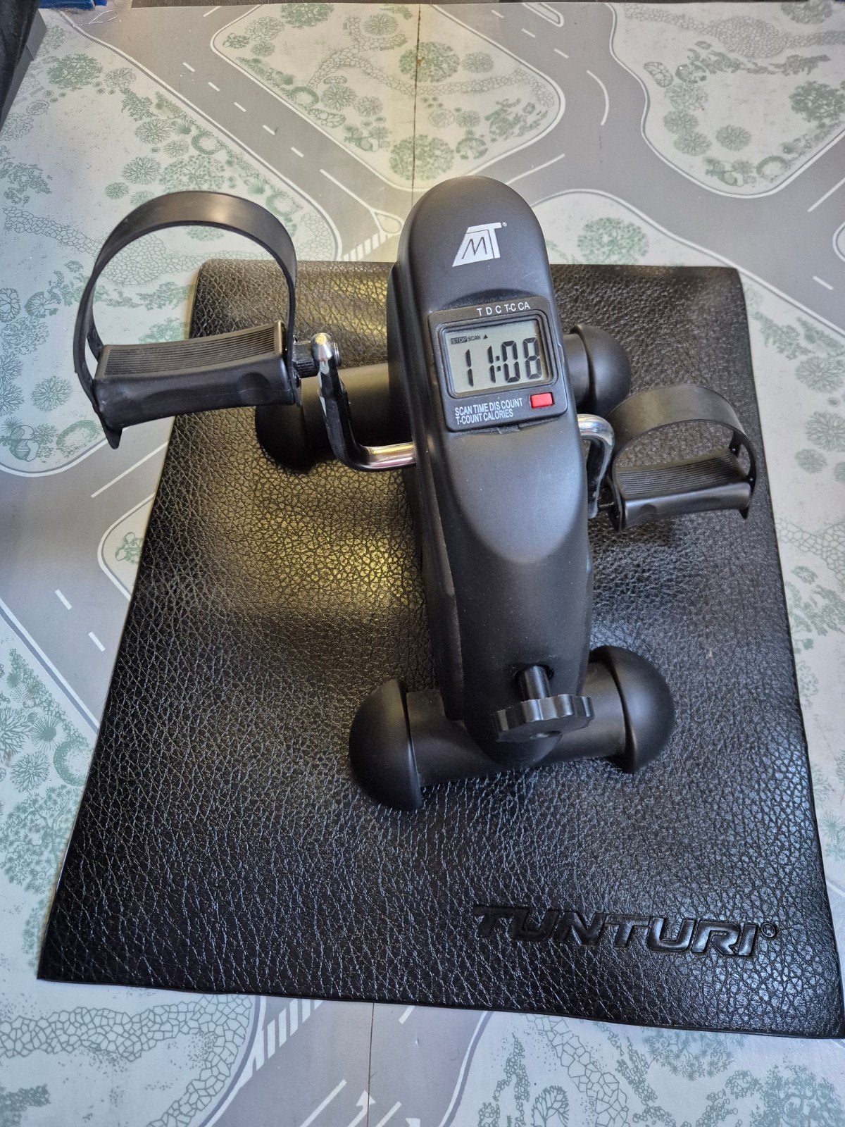 Tunturi Stoelfiets Mini Hometrainer met Antislipmat, Ophalen of Verzenden, Zo goed als nieuw, Hometrainer