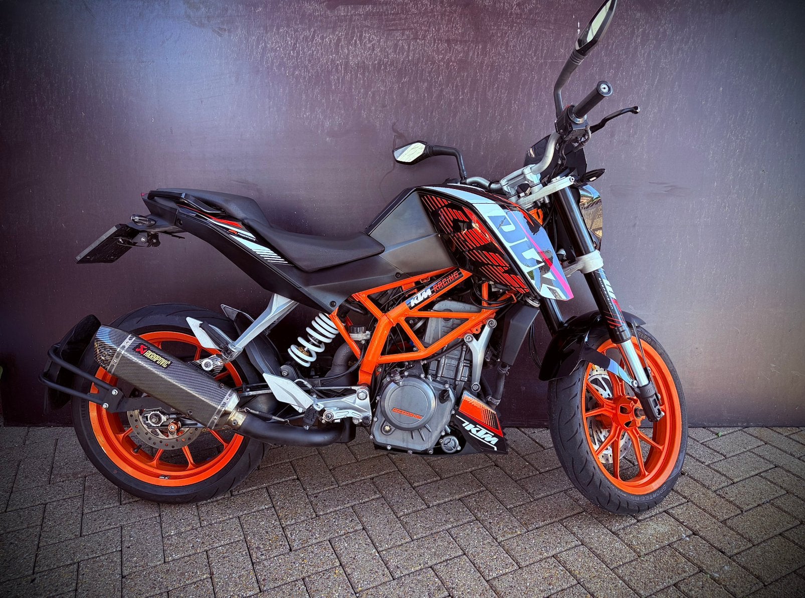 Ktm Duke 390 ABS Akrapovic, Ophalen, Polyester