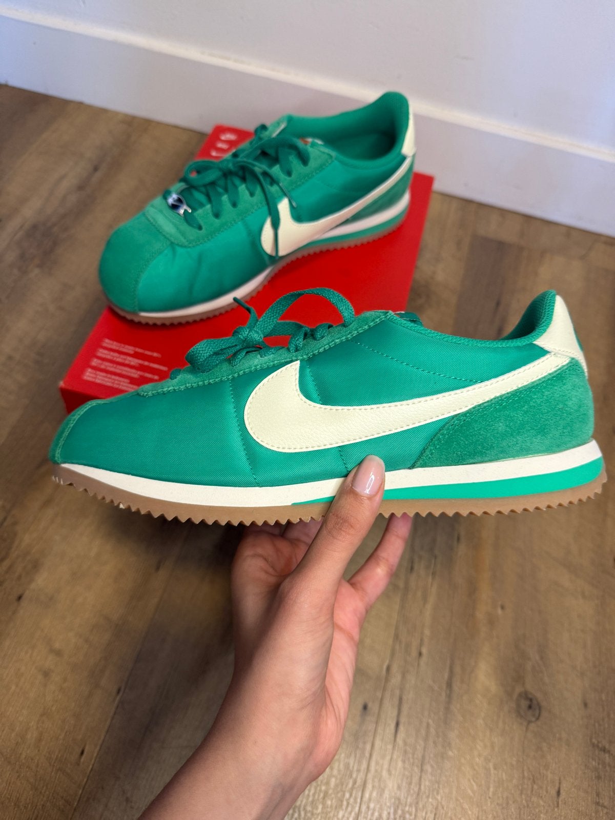 Nieuwe Nike Cortez Sneakers - Groen/Wit (Maat 43), Ophalen of Verzenden, Nieuw, Overige kleuren, Sneakers of Gympen