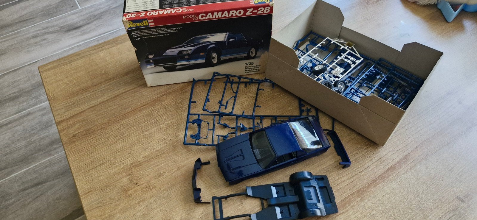 Revell 1982 Chevrolet Camaro Z-28 1/25 modelbouwkit, Ophalen of Verzenden, Groter dan 1:32, Auto, Revell