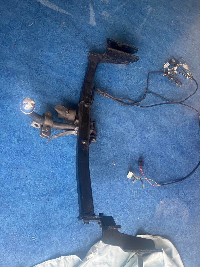 Trekhaak volvo v40/s40, Auto-onderdelen, Trekhaken, Ophalen