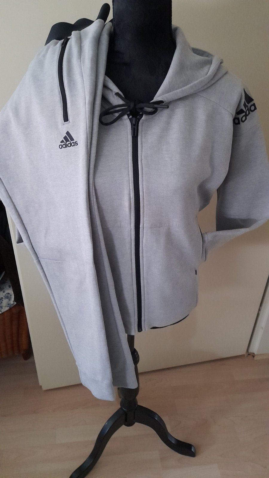 Adidas trainingspak dames m. 36, Adidas, Overige typen, Ophalen of Verzenden, Zo goed als nieuw