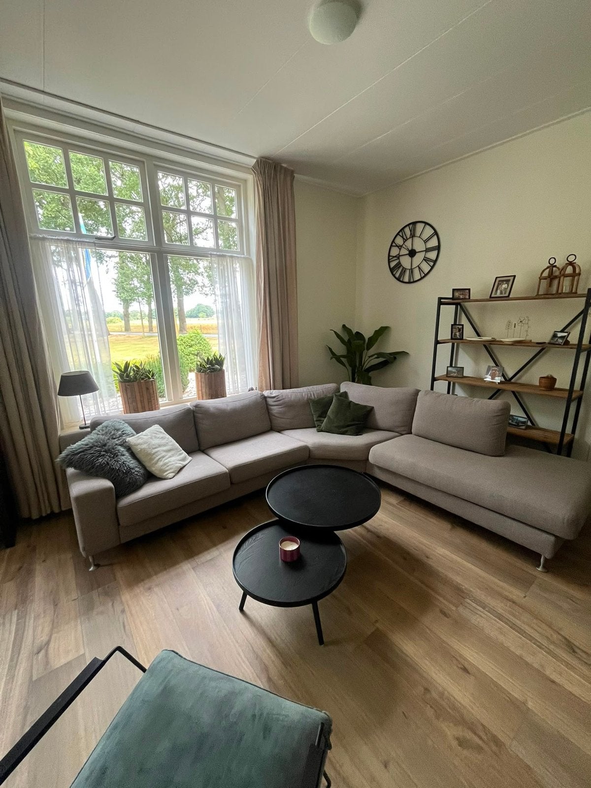 Moderne hoekbank met chaise longue - Grijs, Huis en Inrichting, Ophalen, Gebruikt, Stof