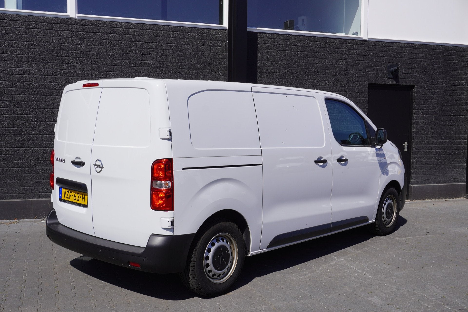 Opel Vivaro 2.0 CDTI 145PK L2 Automaat EURO 6 - Airco - Navi, 145 pk, Stof, Gebruikt, 4 cilinders