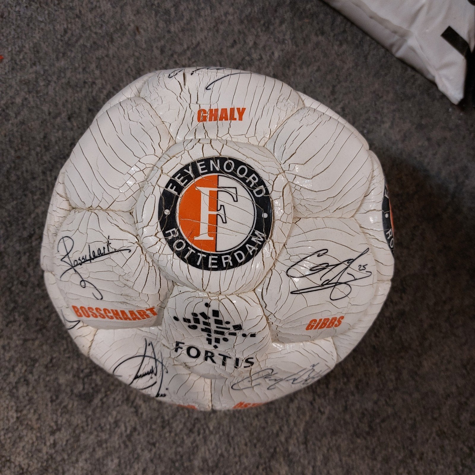 Feyenoord gesigneerde voetbal - Uniek verzamelobject!, Maat XL, Ophalen of Verzenden, Gebruikt, Bal
