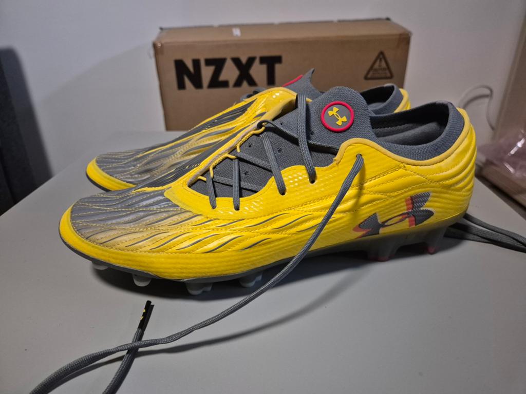 Under Armour Magnetico Elite 4.0 voetbalschoenen, Ophalen of Verzenden, Zo goed als nieuw, Schoenen