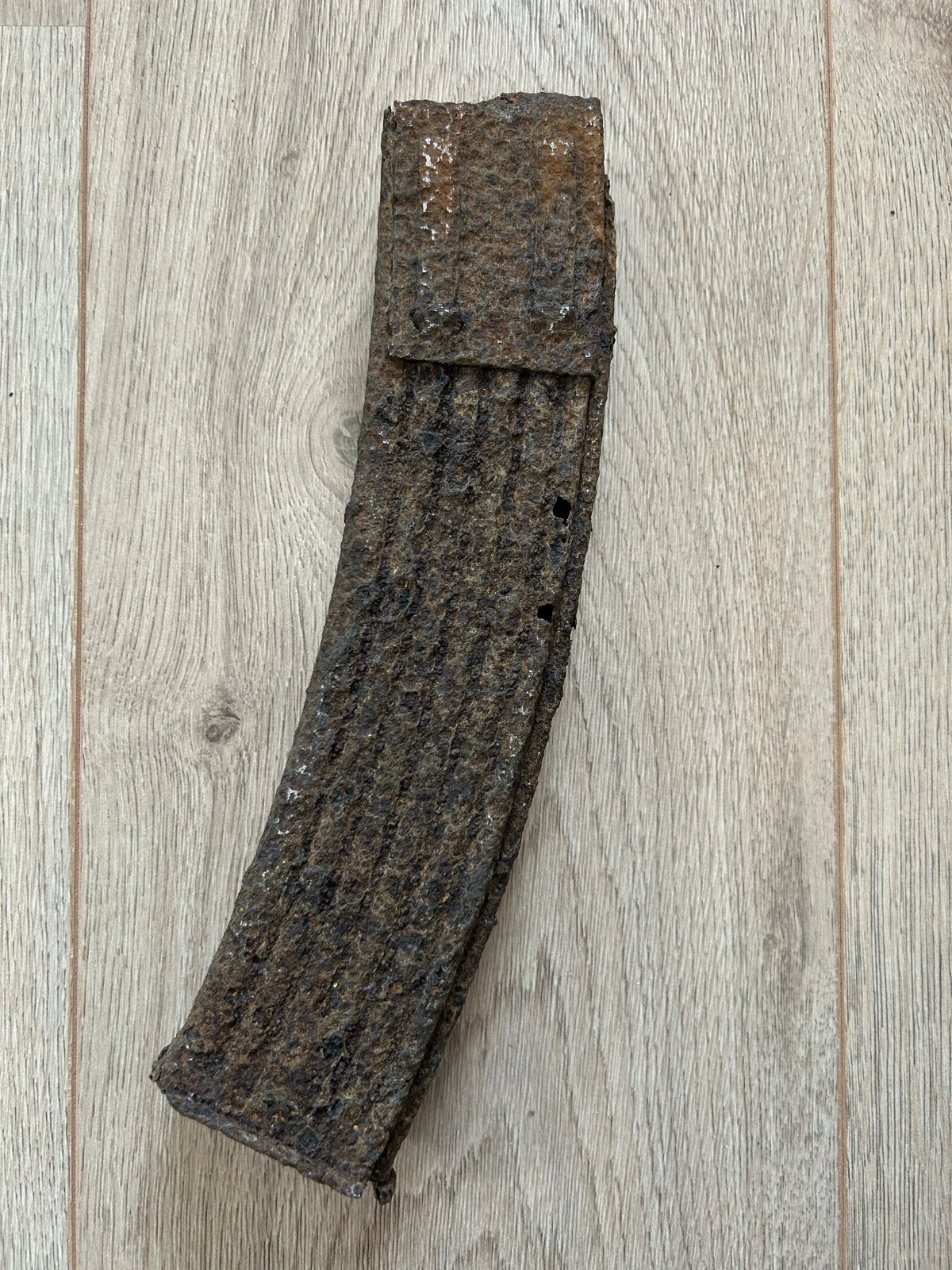 Origineel WO2 StG 44 / MP 44 magazijn - Bodemvondst, Ophalen of Verzenden, Landmacht, Duitsland, Hulzen of Bodemvondsten