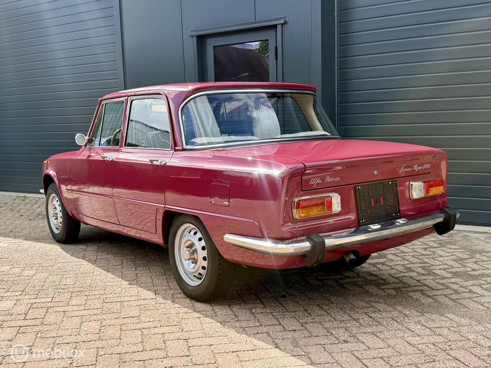 Alfa Romeo Giulia 1300 Nuova Super Nooit gelast! of herstelt, Auto's, Voorwielaandrijving, Gebruikt, 4 cilinders, Bedrijf