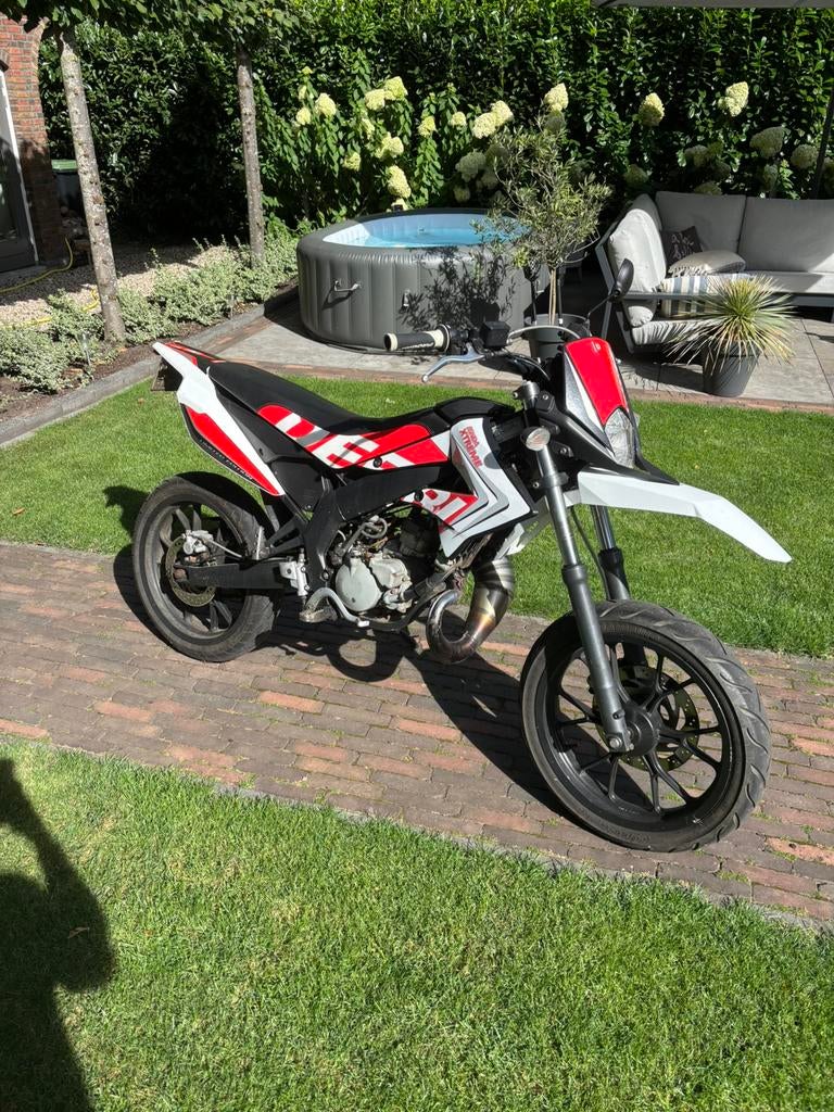 Derbi Senda DRD X-Treme 2016 limited edition, Ophalen, 6 versnellingen, Maximaal 45 km/u, Zo goed als nieuw