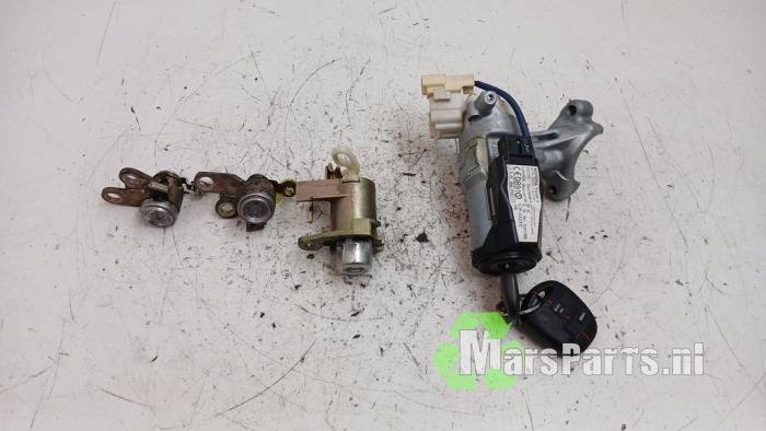 Kontaktslot + Sleutel van een Toyota Yaris, Gebruikt, -, -, Ophalen of Verzenden