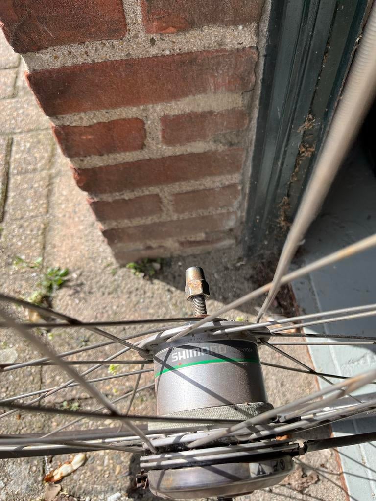 Voorwiel 28 inch met Shimano naafdynamo, Fietsen en Brommers, Fietsonderdelen, Verzenden, Gebruikt, Wiel