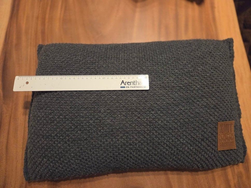 Knit Factory sierkussen antraciet - Zeer Nette Staat, Gebruikt, Rugkussen, Vierkant, Ophalen of Verzenden