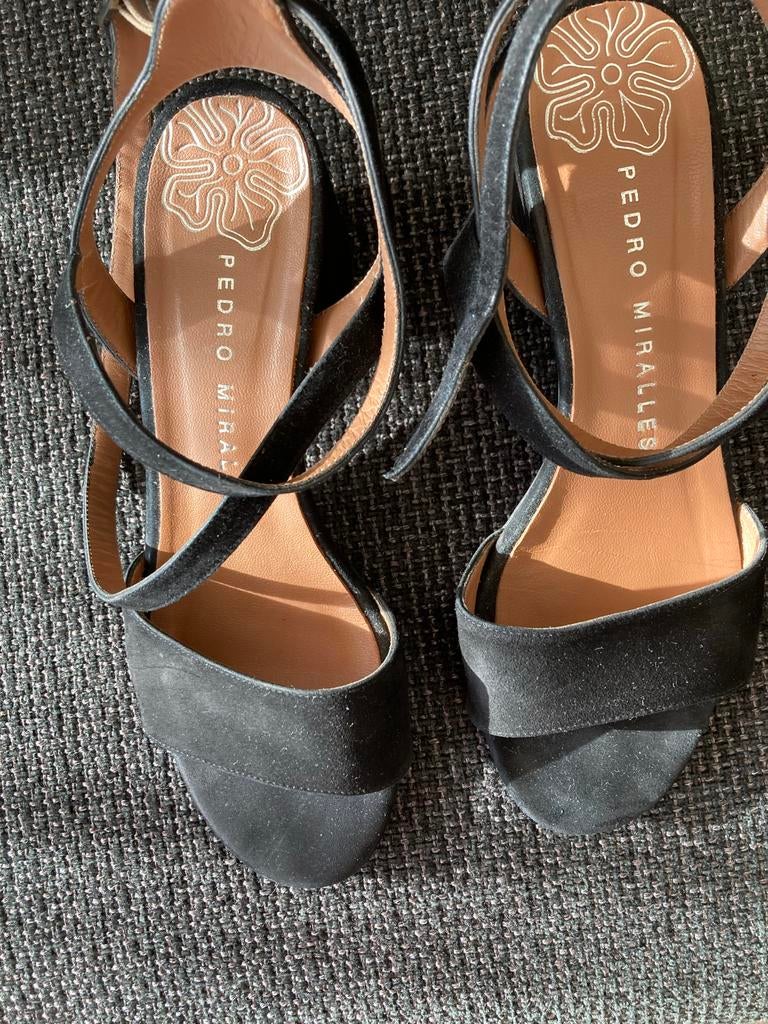 Pedro Miralles sandalen maat 39 - Zo goed als nieuw, Kleding | Dames, Schoenen, Ophalen of Verzenden, Zo goed als nieuw, Zwart