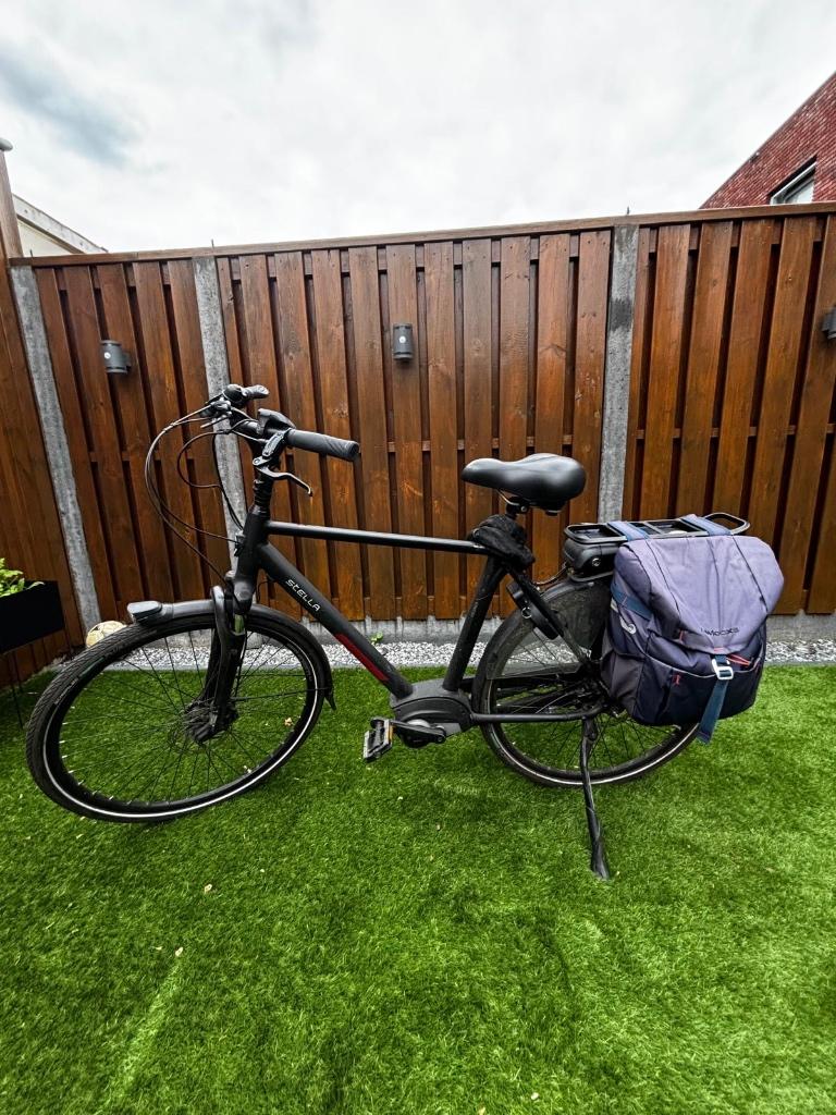 STELLA  Vicenza  Black 28’’ (uit 2023), Fietsen en Brommers, Zo goed als nieuw, 55 tot 59 cm, 30 tot 50 km per accu, Ophalen
