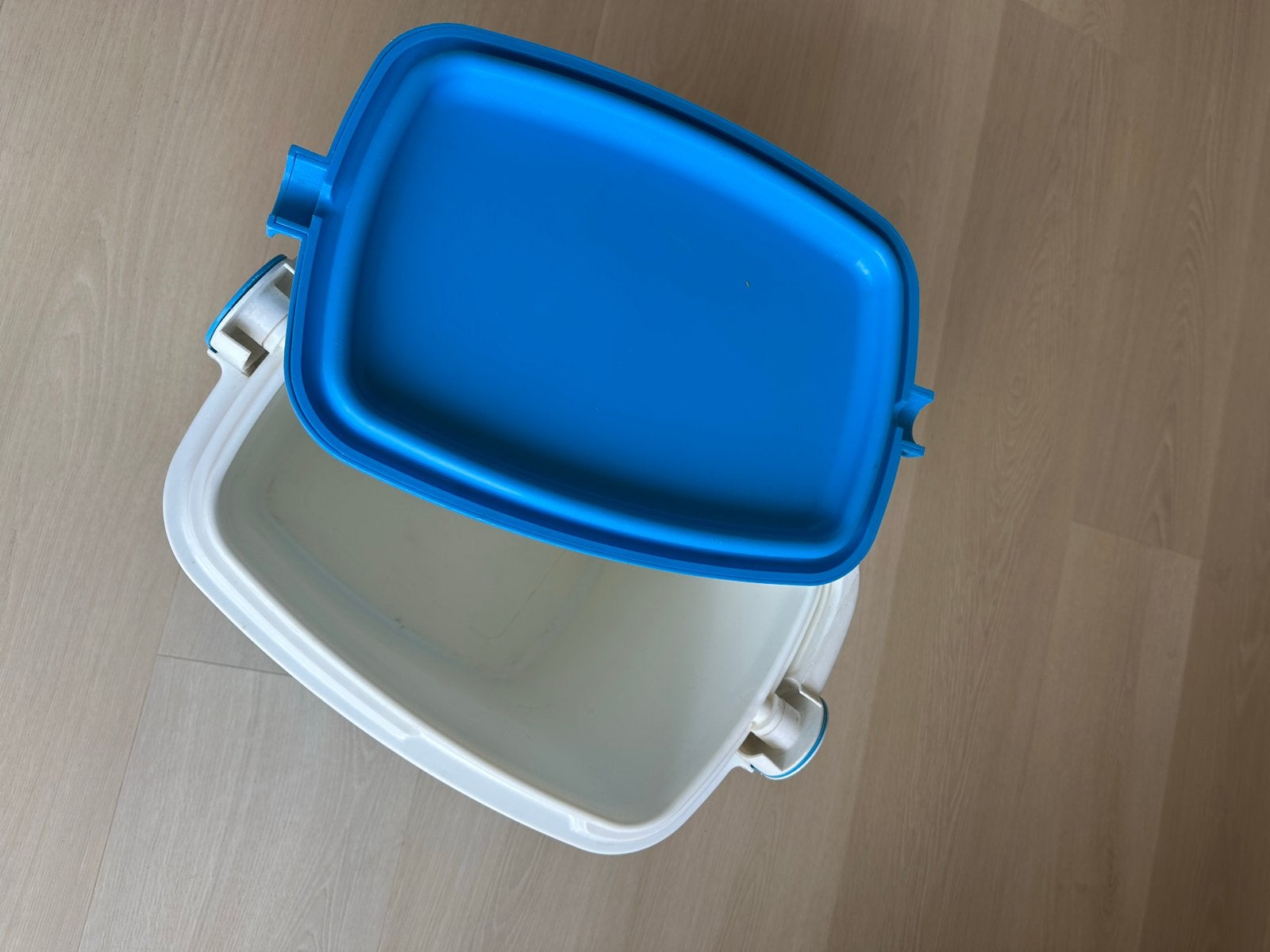 Iceberg Koelbox - Compact en Handig voor Onderweg, Caravans en Kamperen, Ophalen, Gebruikt, Koelbox, Koelelement