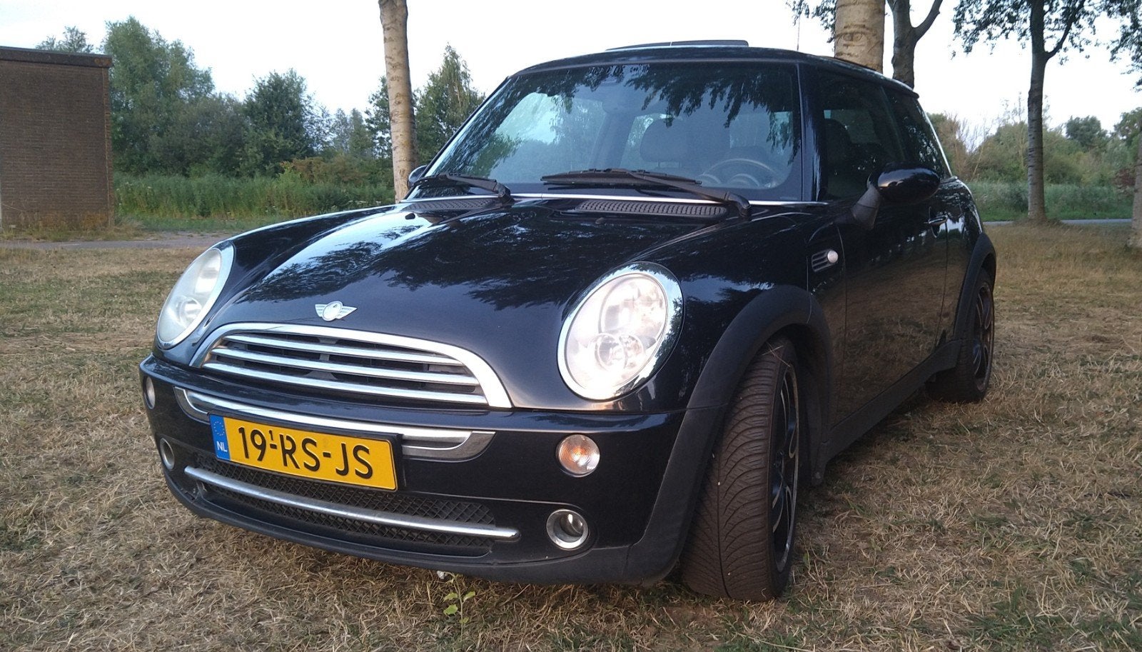 Mini 1.6 16V Cooper 2005 Zwart, Auto's, Voorwielaandrijving, 4 cilinders, 4 stoelen, Zwart