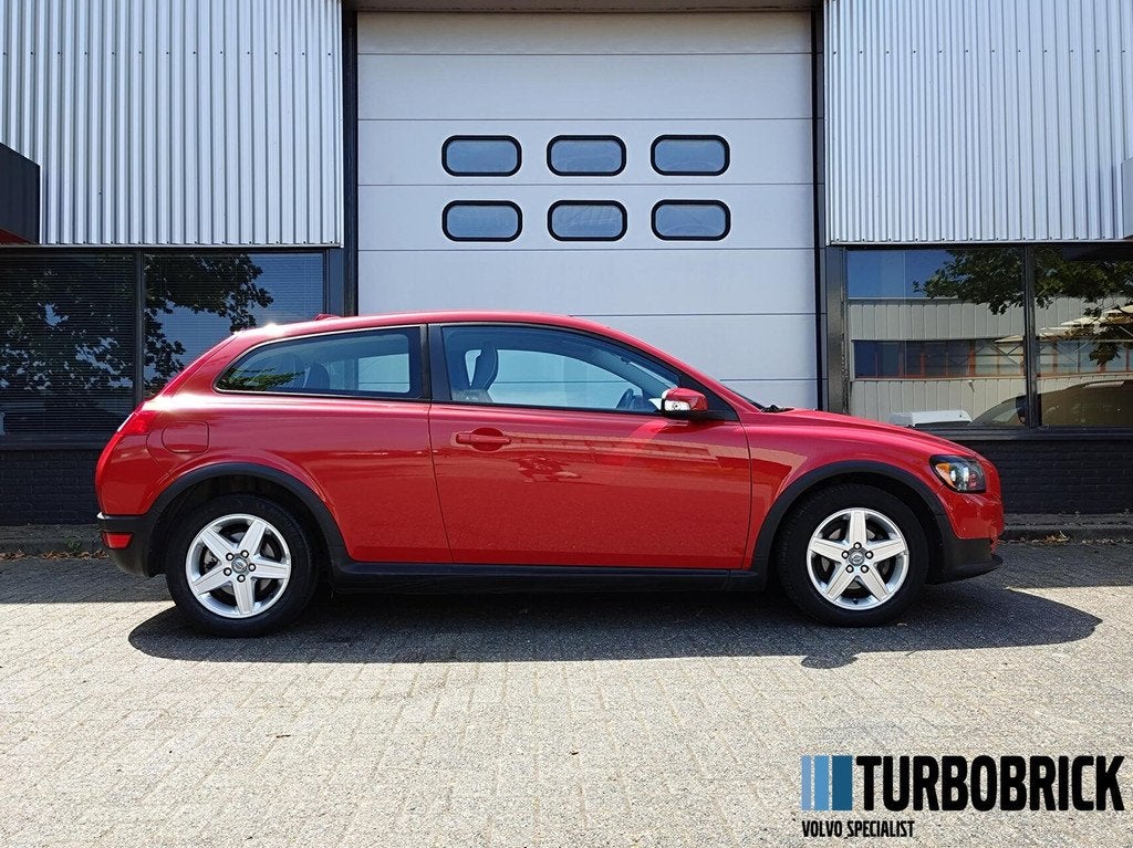 Volvo C30 1.8F Kinetic | Clima | Cruise | High Perf Audio |, Auto's, Volvo, Voorwielaandrijving, 1228 kg, Gebruikt, Zwart