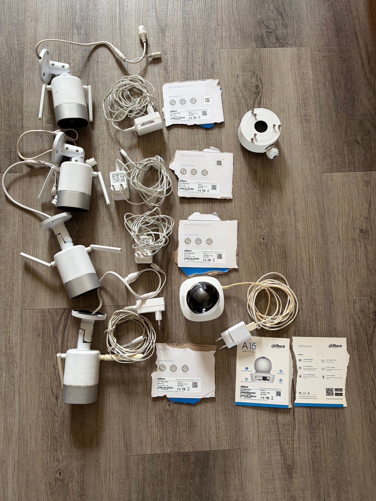 Dahua Beveiligingscamera's - Set van 5 (Binnen & Buiten), Audio, Tv en Foto, Videobewaking, Ophalen of Verzenden, Gebruikt, Buitencamera